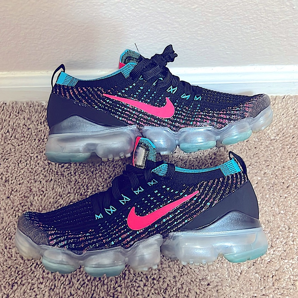 Nike Air Vapormax Flyknit 3 Black Hyper Pink Blue Womens Size 7,5 CZ7988-001